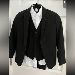 Calvin Klein Boy’s suit with with white shirt and black vest size 8 years